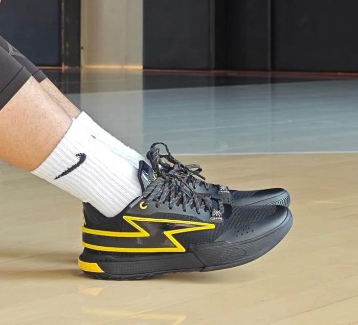 Li-Ning Wade Flash "Caution" - ABPU027-2