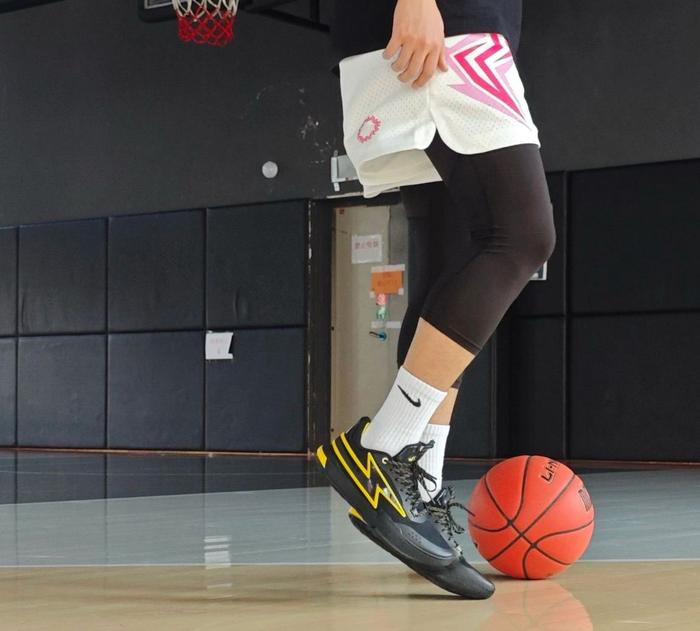 Li-Ning Wade Flash "Caution" - ABPU027-2